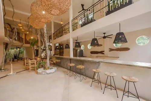 Koos Hotel